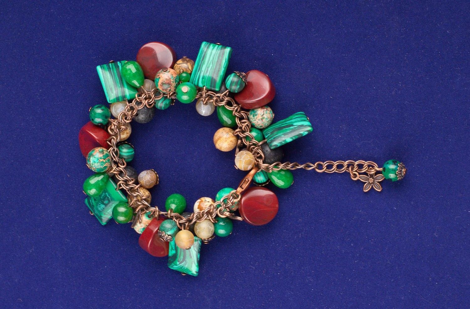 Bracelet fantaisie Accessoire fait main en pierres naturelles Cadeau pour femme photo 3
