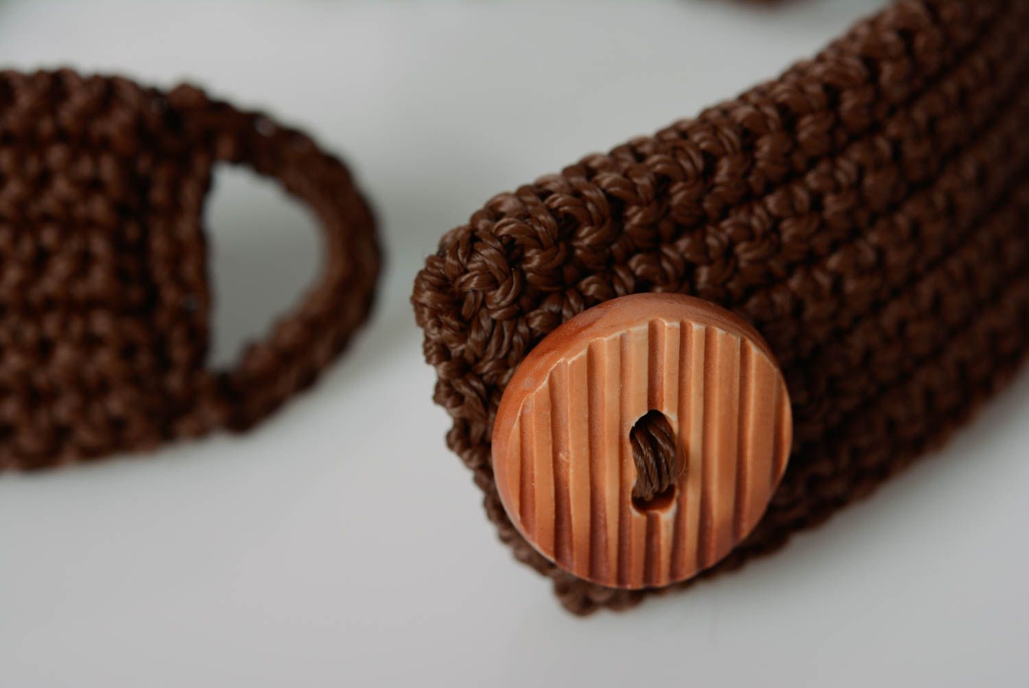 Collar artesanal tejido de cuentas e hilos hecho a mano original marrón bonito foto 3