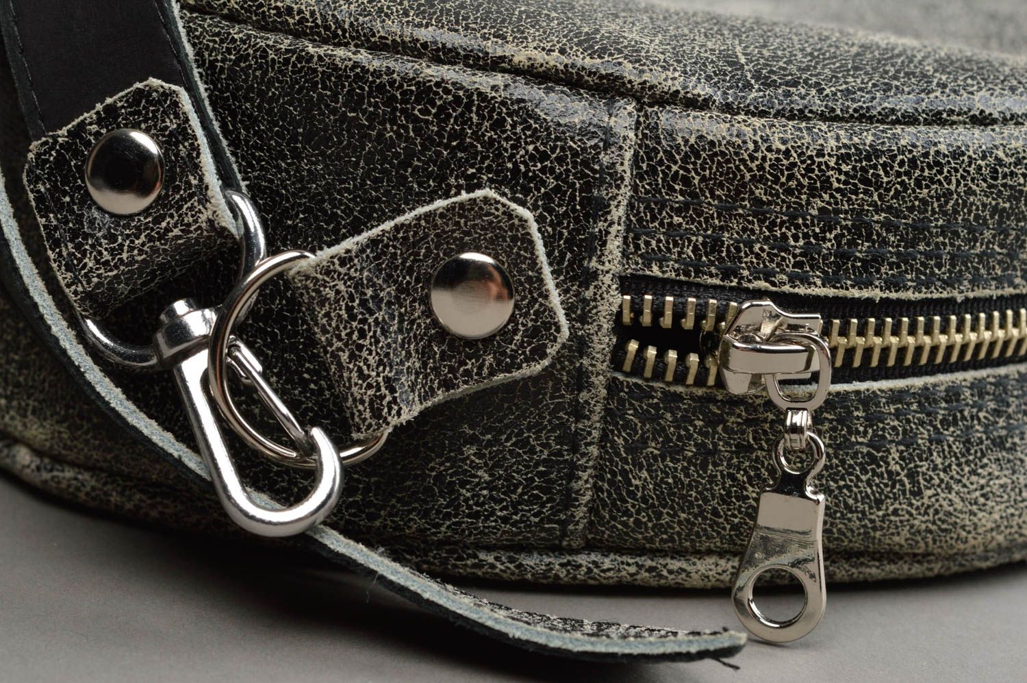 Handmade Damen Ledertasche moderne Tasche Designer Accessoire mit langem Riemen foto 4