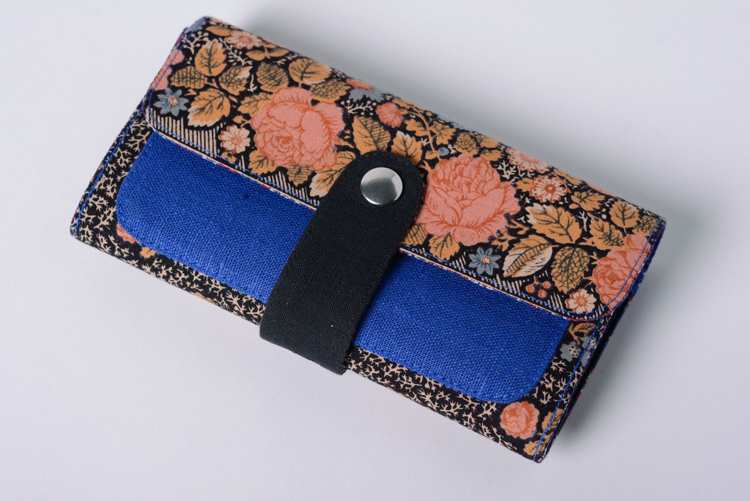 Handmade women's floral wallet sewn of linen and cotton fabrics with stud photo 1