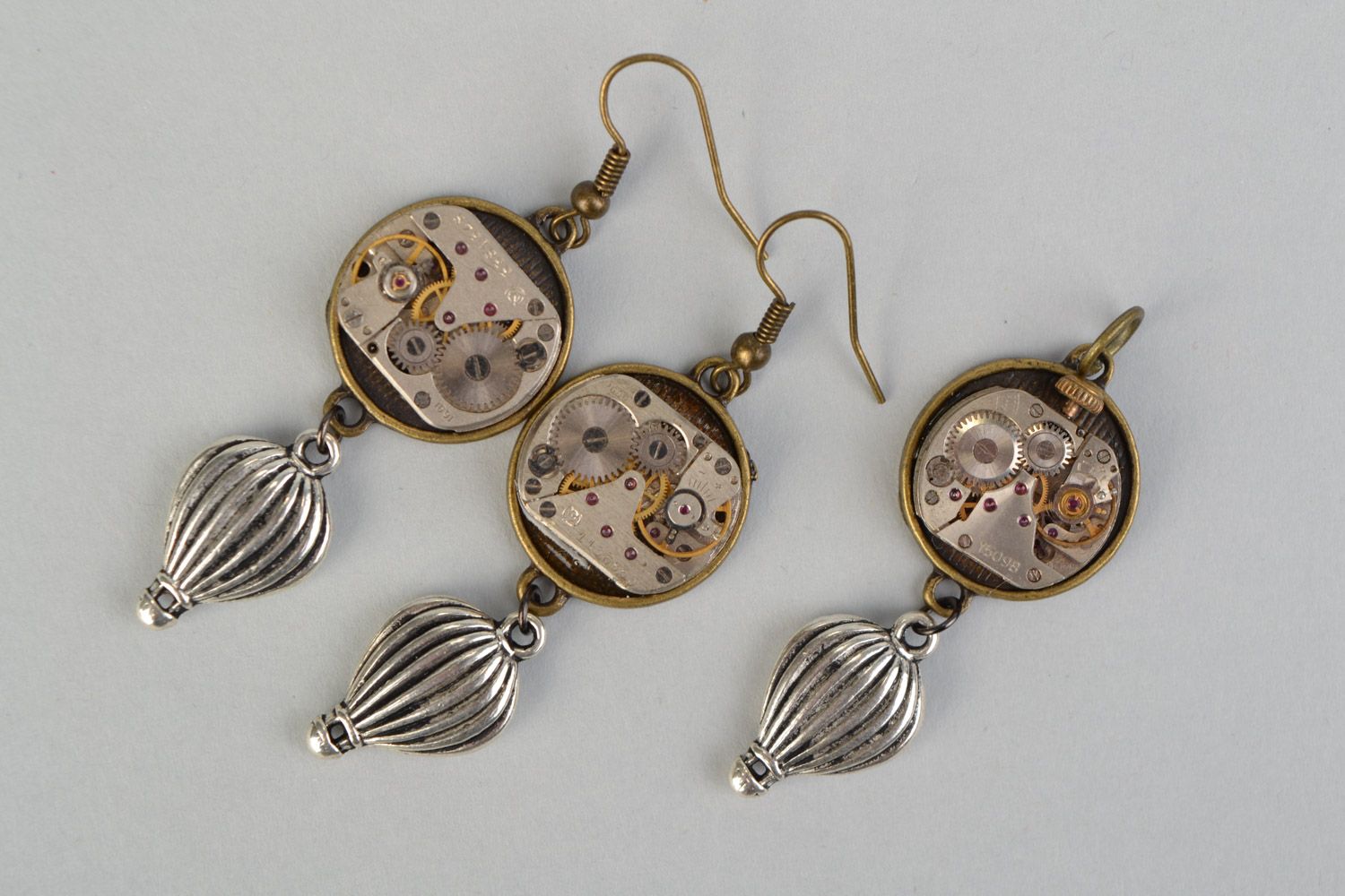 Set of handmade steampunk jewelry with clock mechanisms pendant and earrings  photo 3