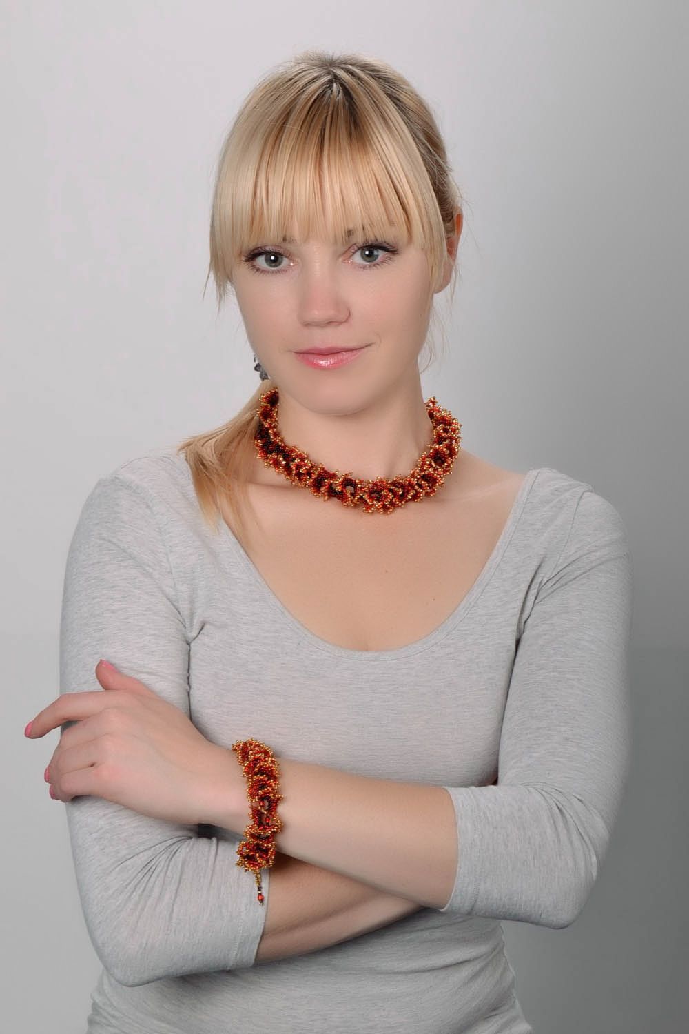 Beaded necklace and bracelet photo 1