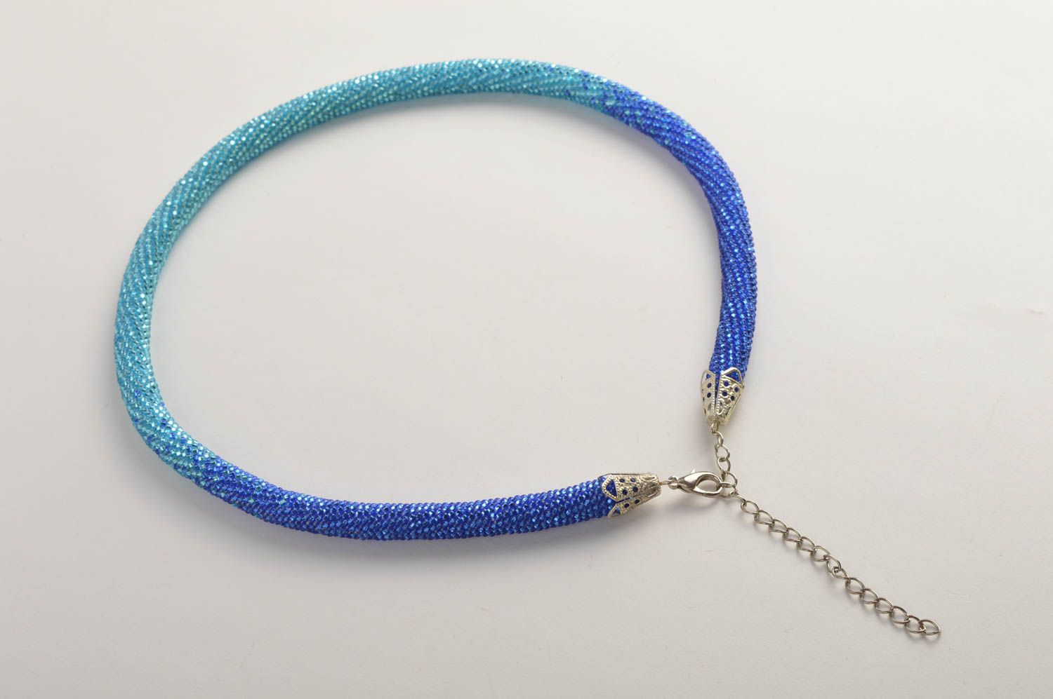 Collana tubolare di perline fatta a mano accessorio bello da donna blu azzurro foto 2
