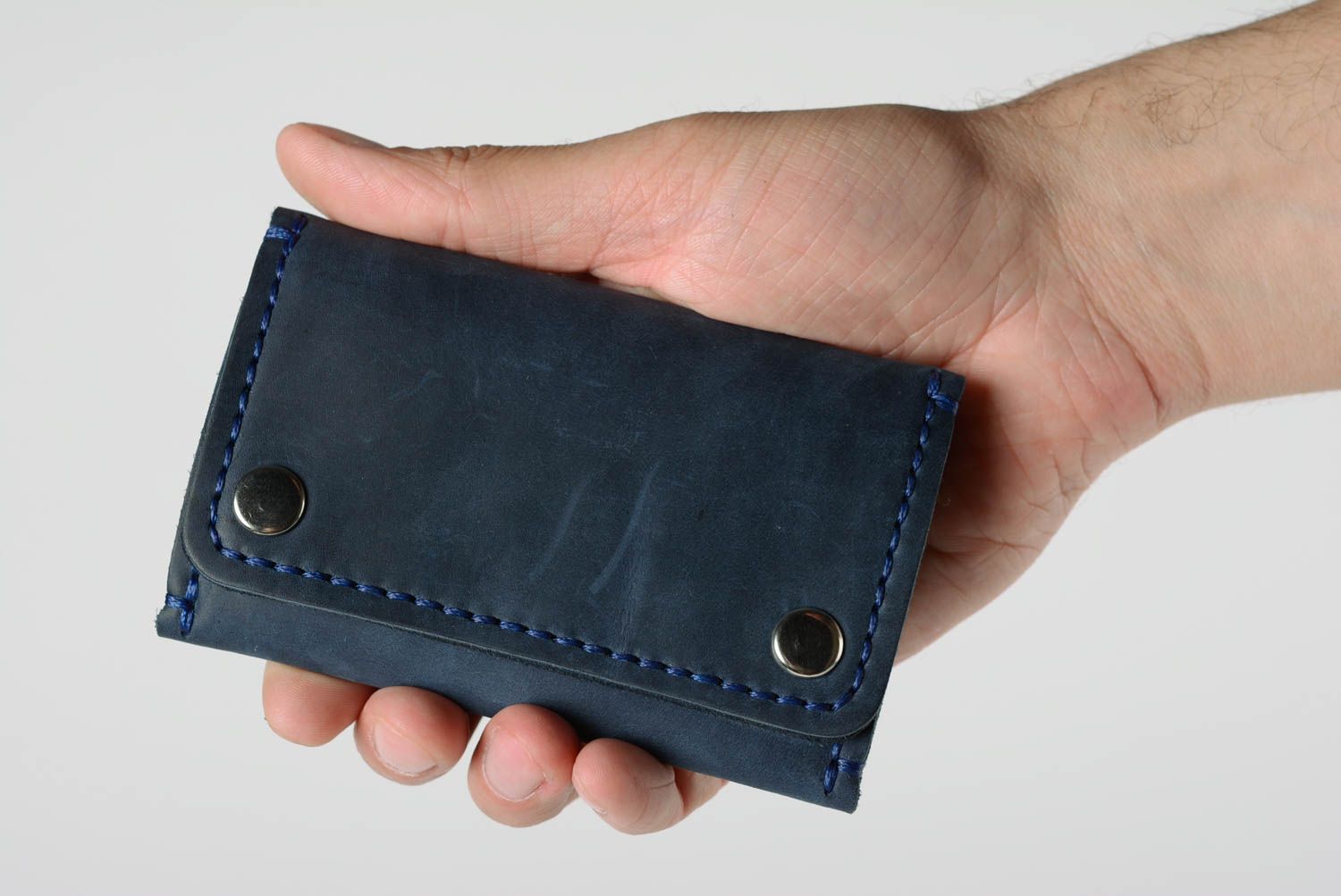Handmade classic designer genuine leather key case of black color for men photo 1