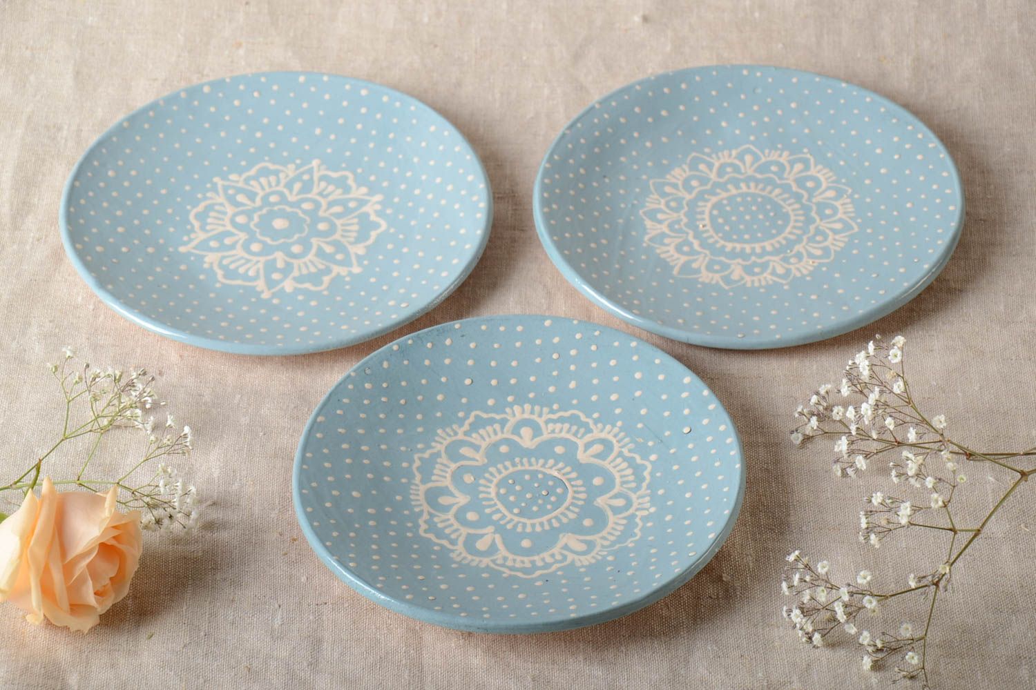 Набор тарелок 3 штуки голубые из гончарной глины ручной работы расписные Цвет фото 1