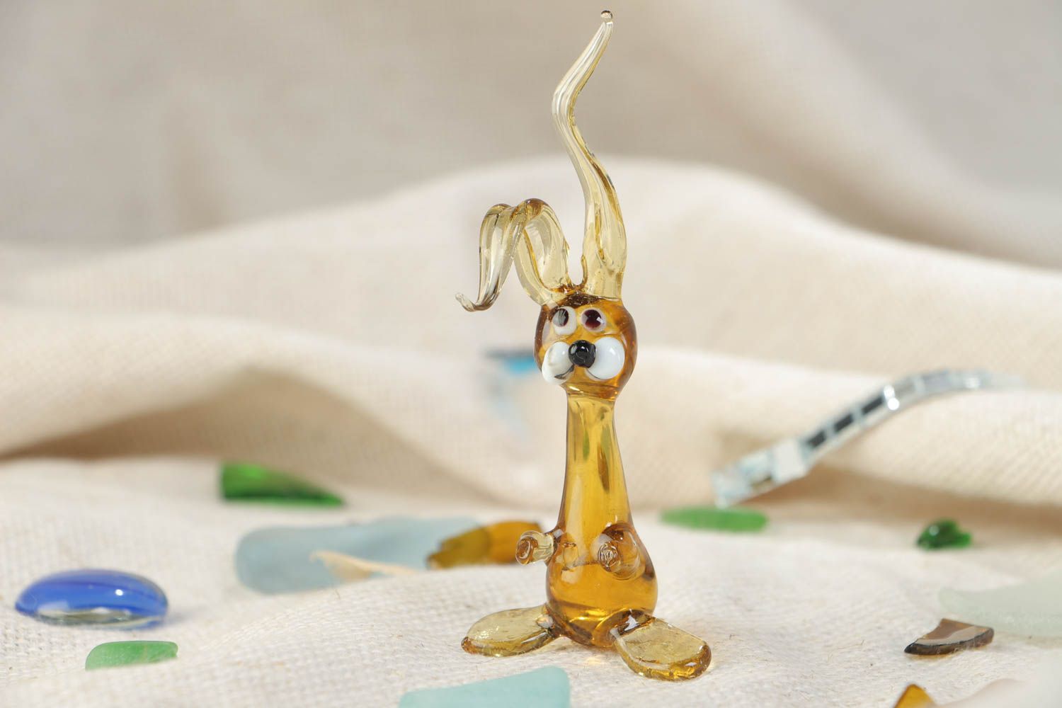 Petite figurine en verre jaune faite main originale technique lampwork Lapin photo 1