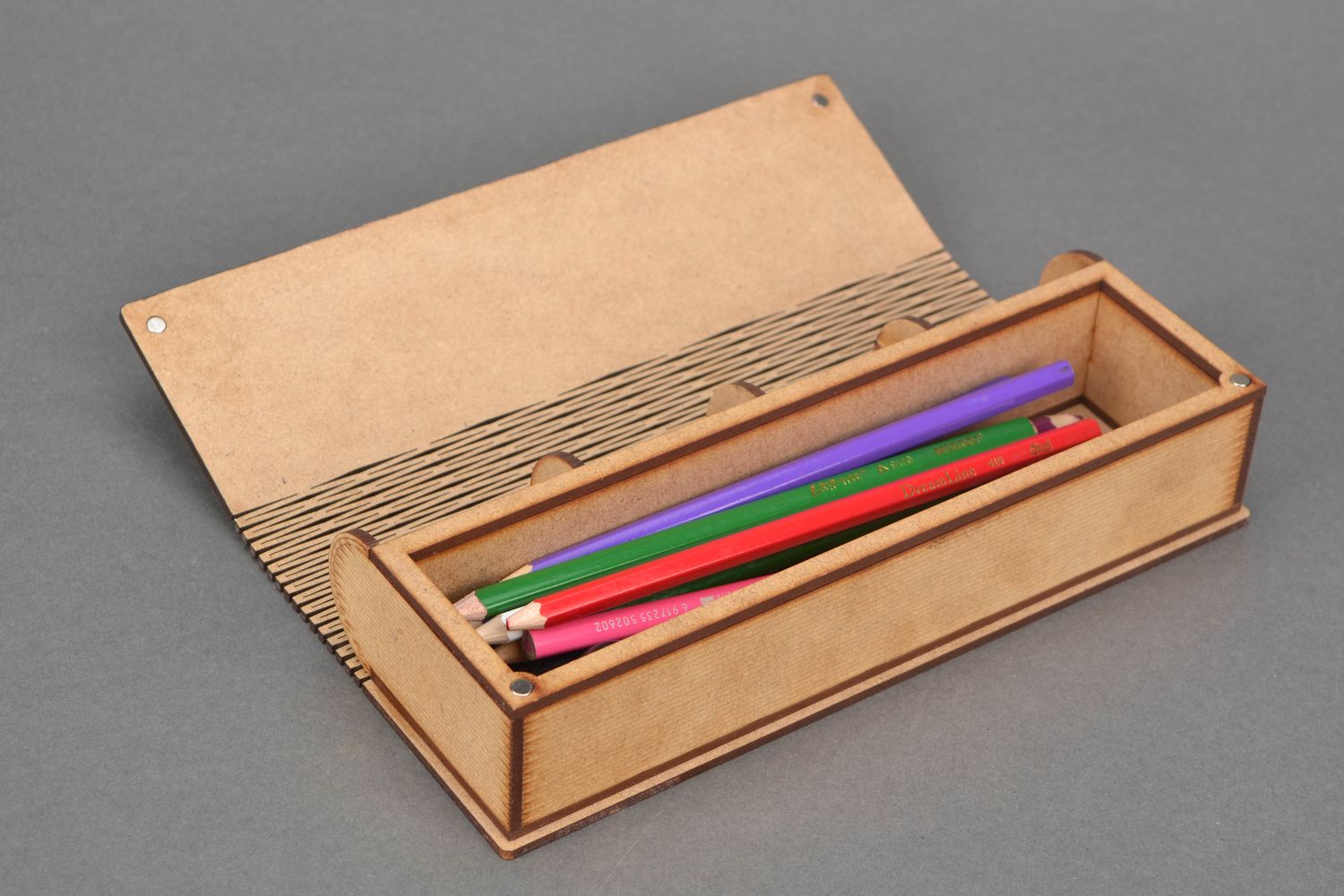 Набор акварельных карандашей Derwent, 72 цвета, деревянный пенал