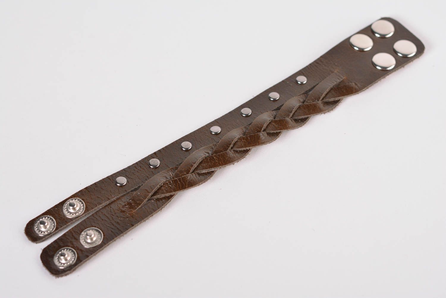 Bracelet cuir Bijou fait main brun foncé Accessoire design insolite de créateur photo 4