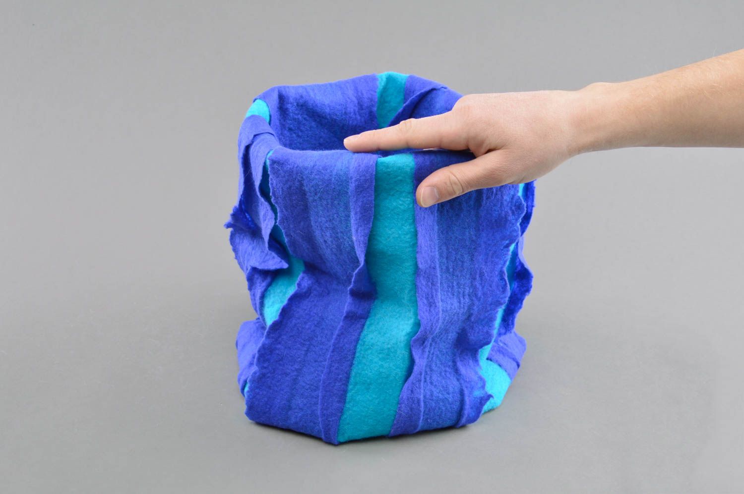 Warmer bunter gehäkelter Schal aus Wolle originell künstlerische Handarbeit foto 4