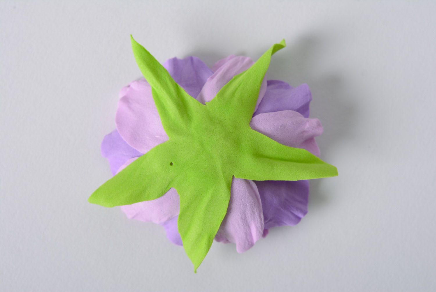 Fleur décorative en foamiran pour bijou faite main de créateur couleur mauve photo 4
