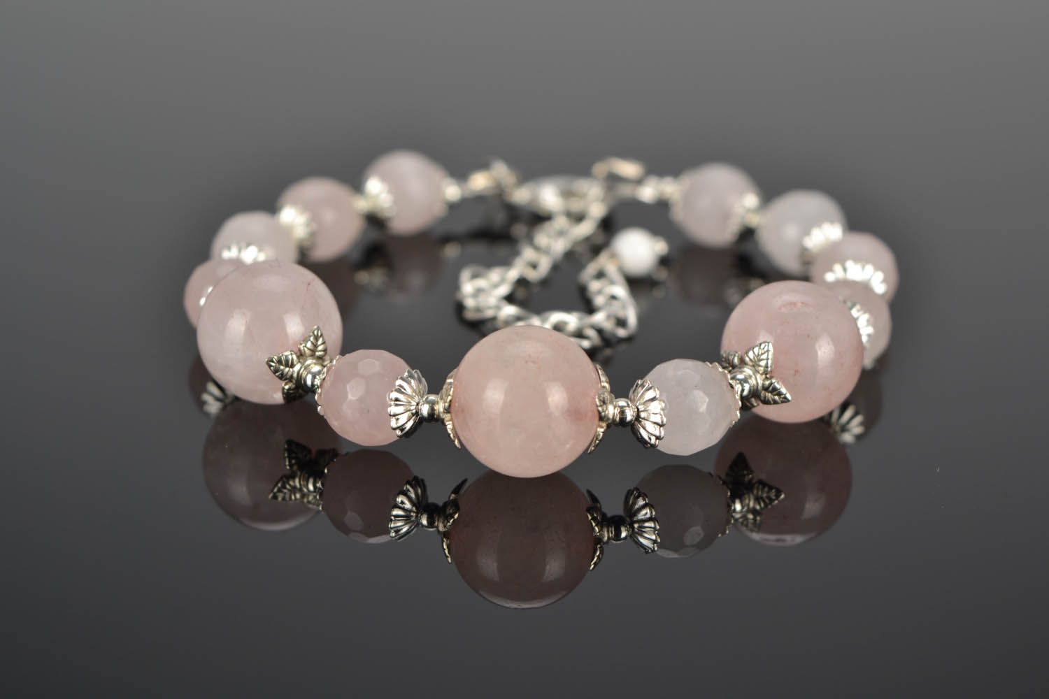 Bracelet with pink quartz photo 1