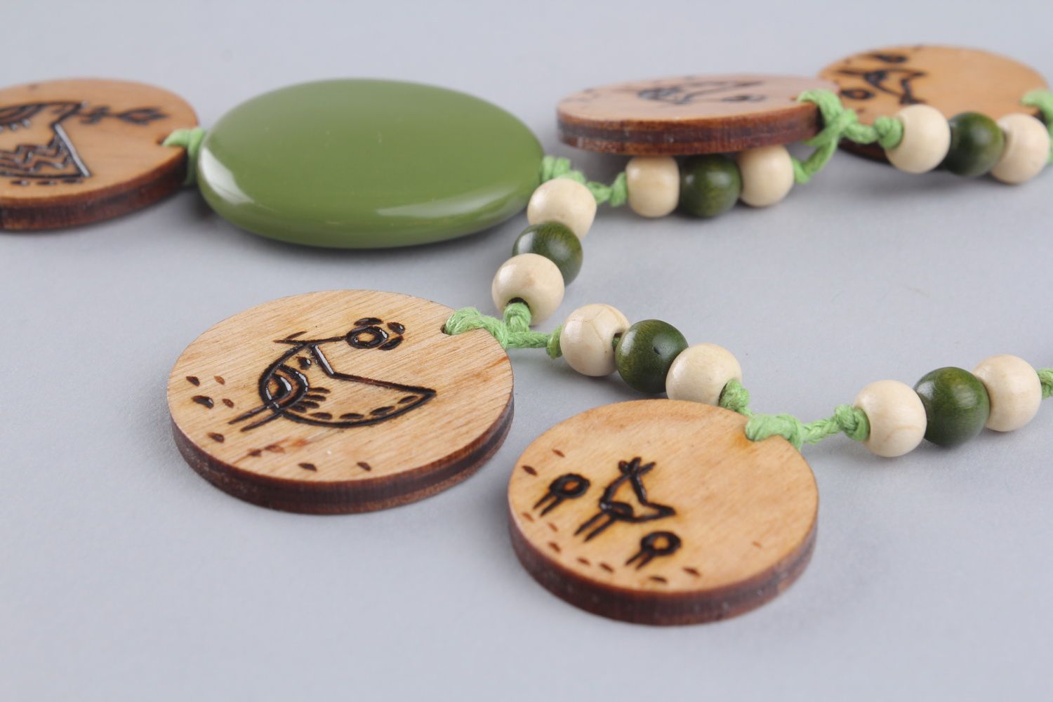 Wooden necklace photo 1