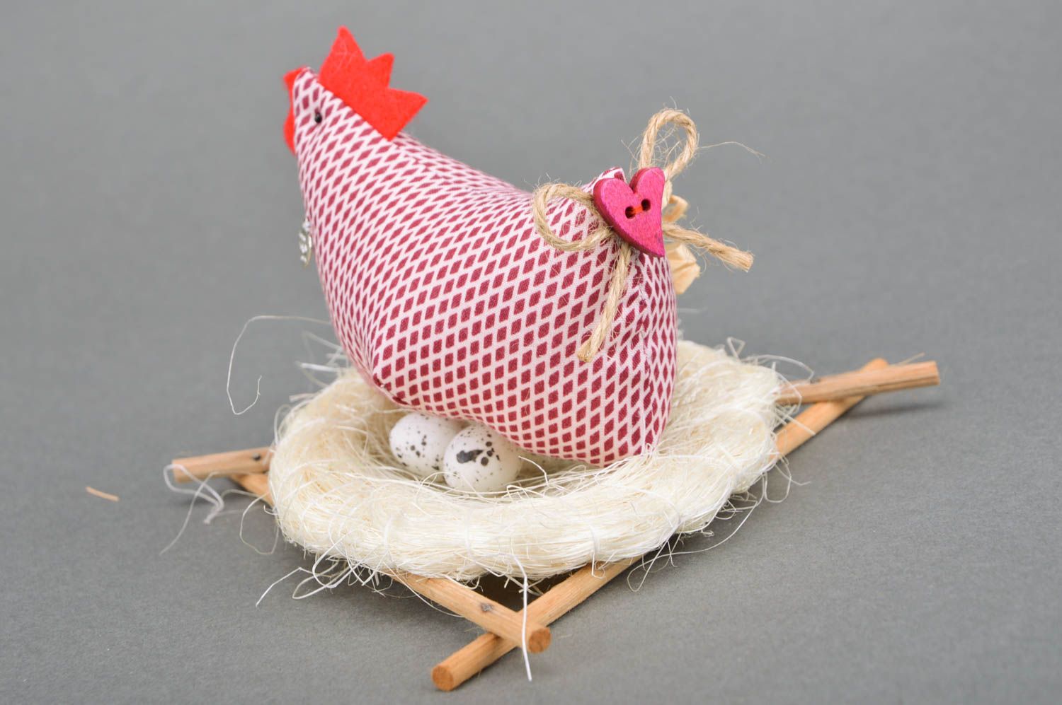 Dekoratives künstlerisches Kuscheltier aus Baumwolle Huhn im weißen Nest foto 5