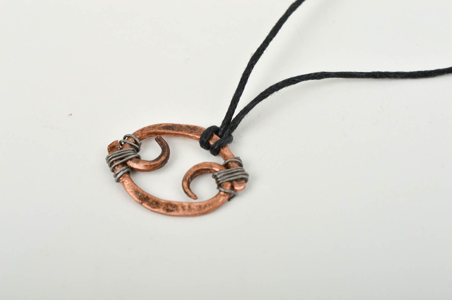 Beautiful handmade neck pendant metal jewelry designs neck accessories photo 4