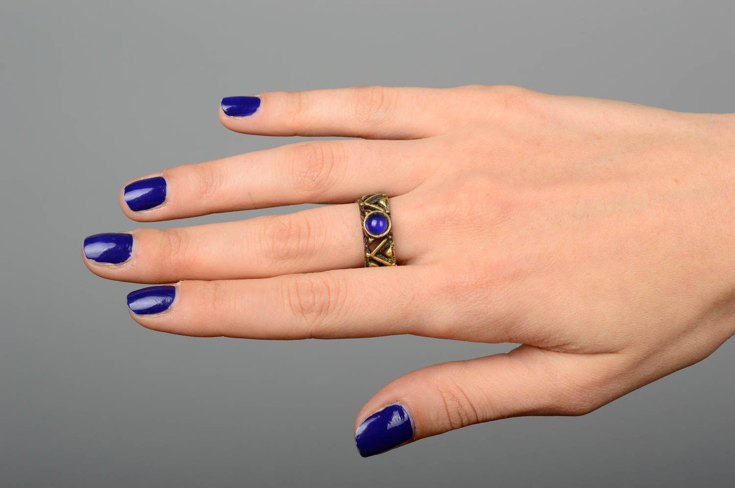 Bague bronze Bijou fait main avec pierre bleu foncé Accessoire femme tendance photo 2