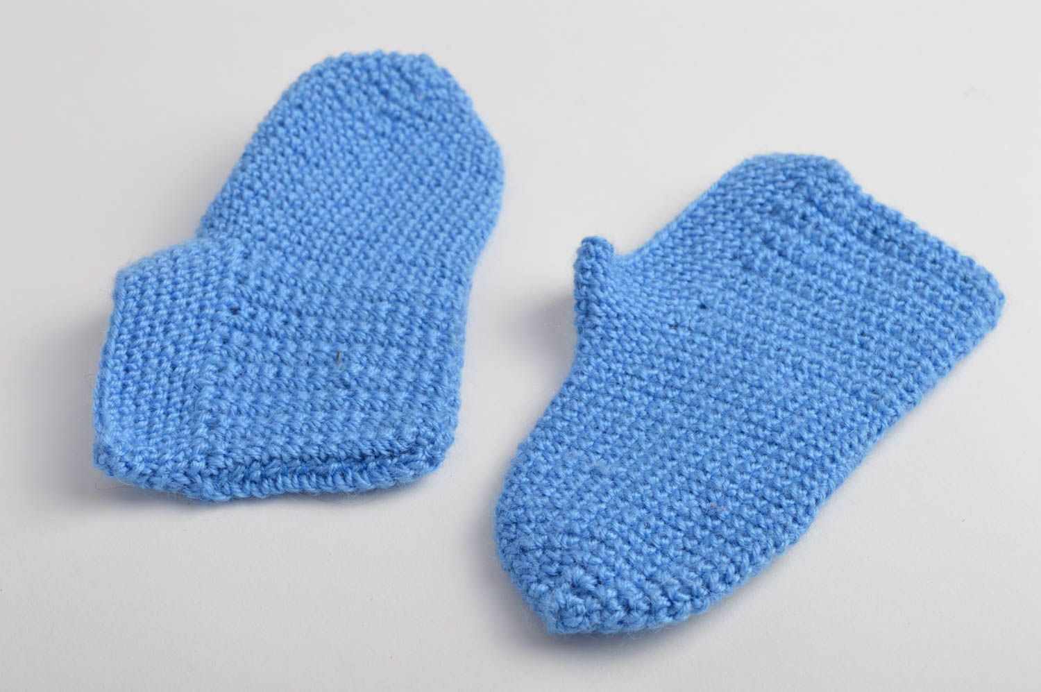 Chaussons bébé fait main Pantoufles tricot bleu polyacrylique Vêtement bébé photo 5