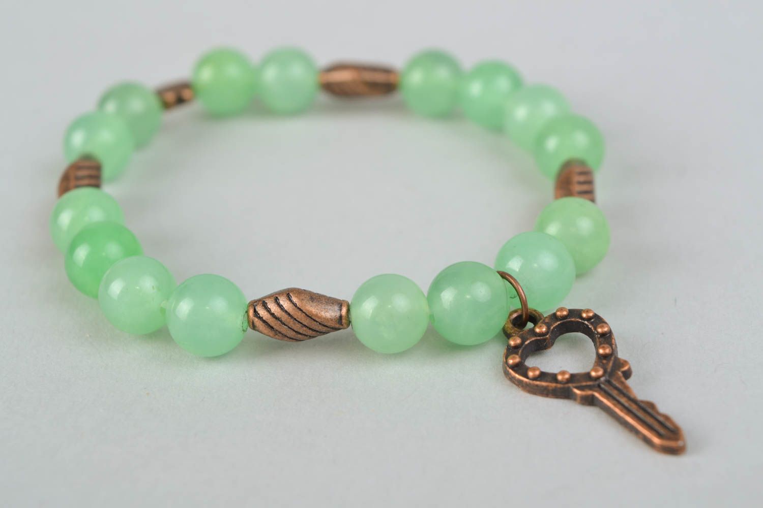 Green marble wrist bracelet with charm Key photo 5