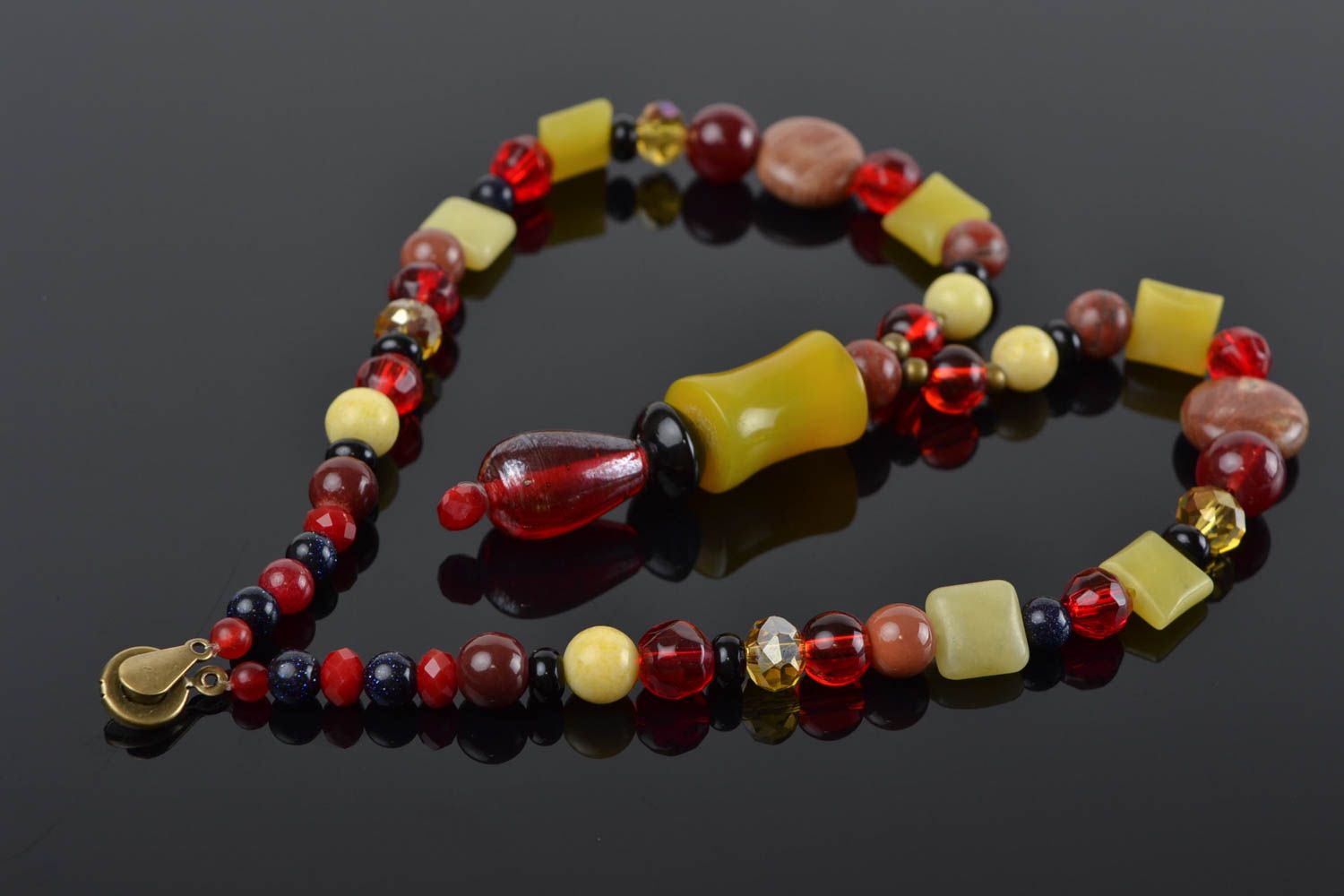 Handgemachte gelb rote Glas Halskette aus echten Steinen dünn Designer Schmuck foto 1