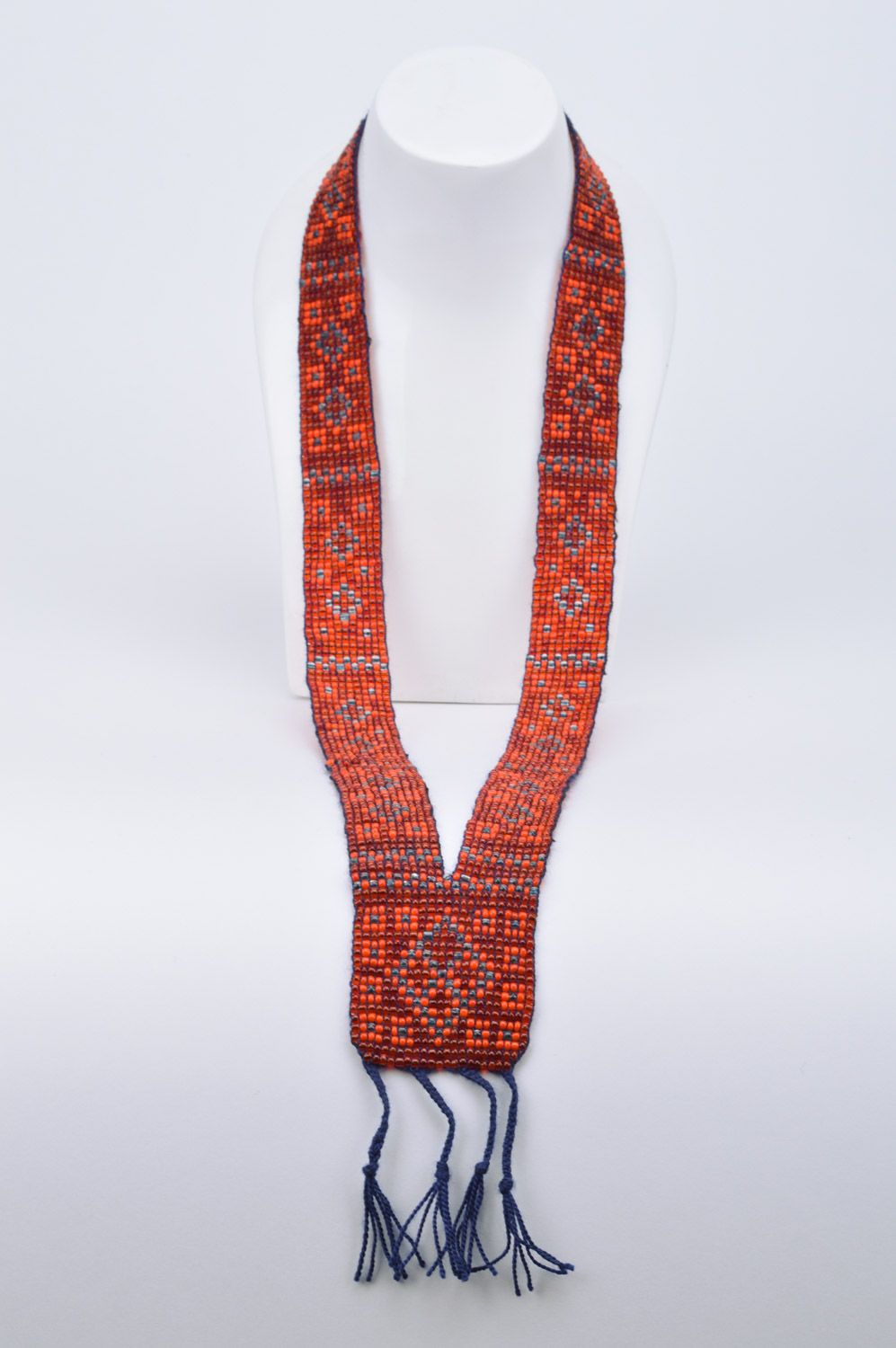 Красный гердан из китайского бисера ручной работы с орнаментом нарядный фото 3