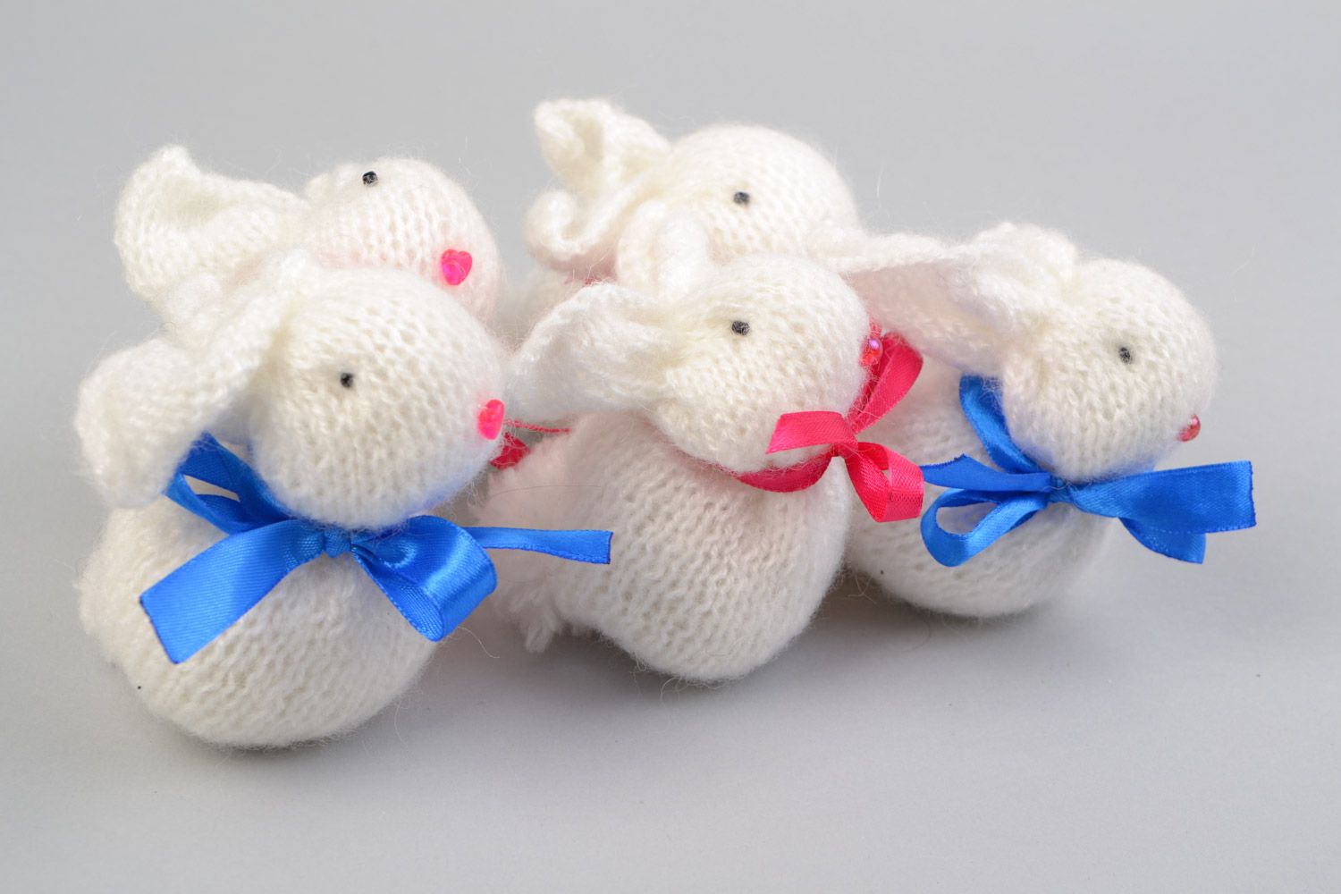 Set of 5 handmade toy rabbits knitted of angora wool of white color with ribbons photo 4