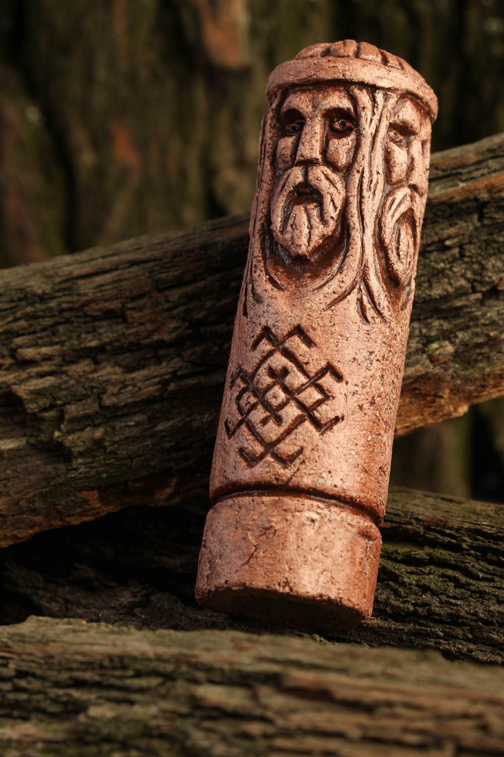 Figura de arcilla decoración de hogar artesanal amuleto de casa eslavo foto 1