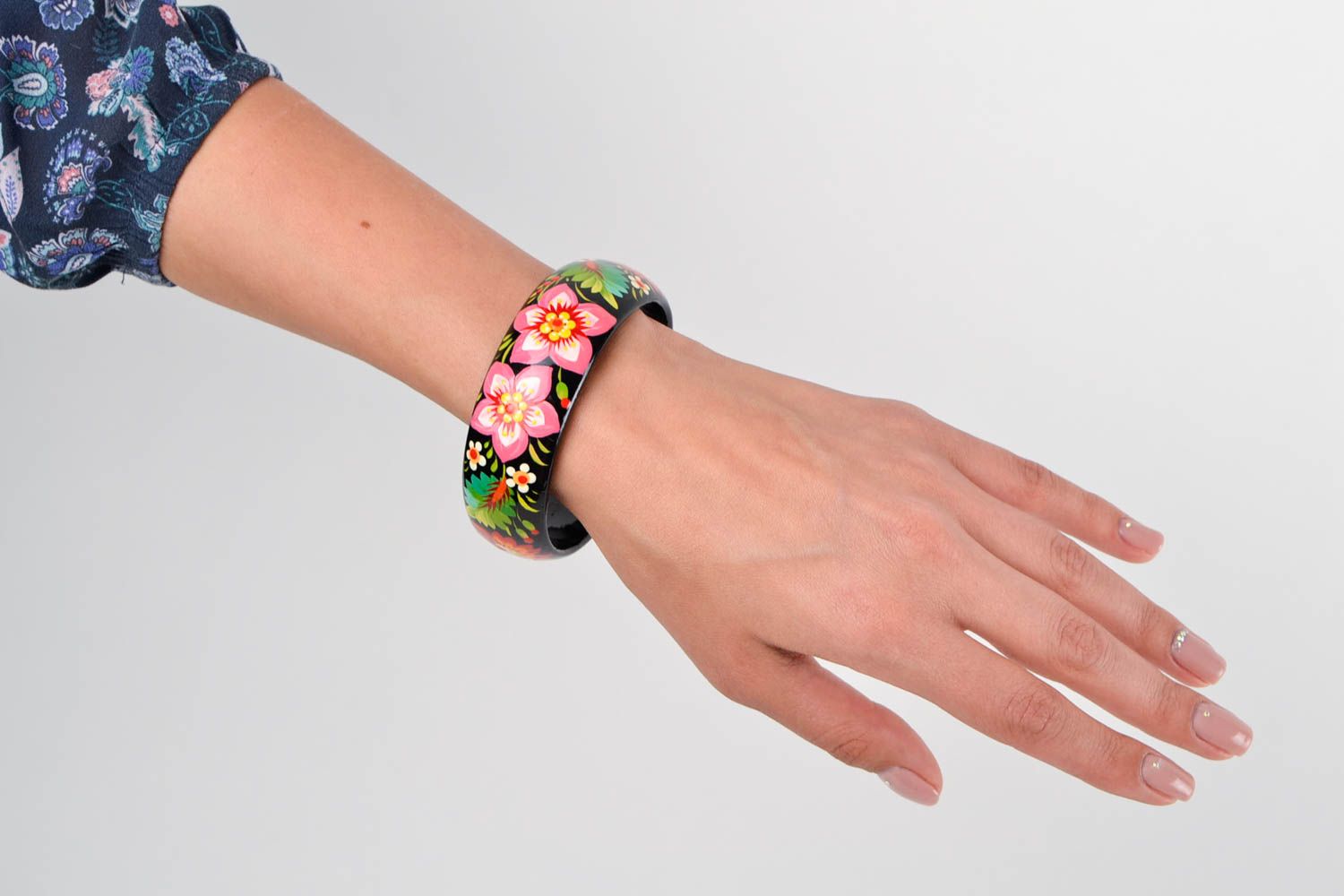 Handgemachter Schmuck Holz Armband Geschenk für Frauen künstlerisch bemalt foto 3
