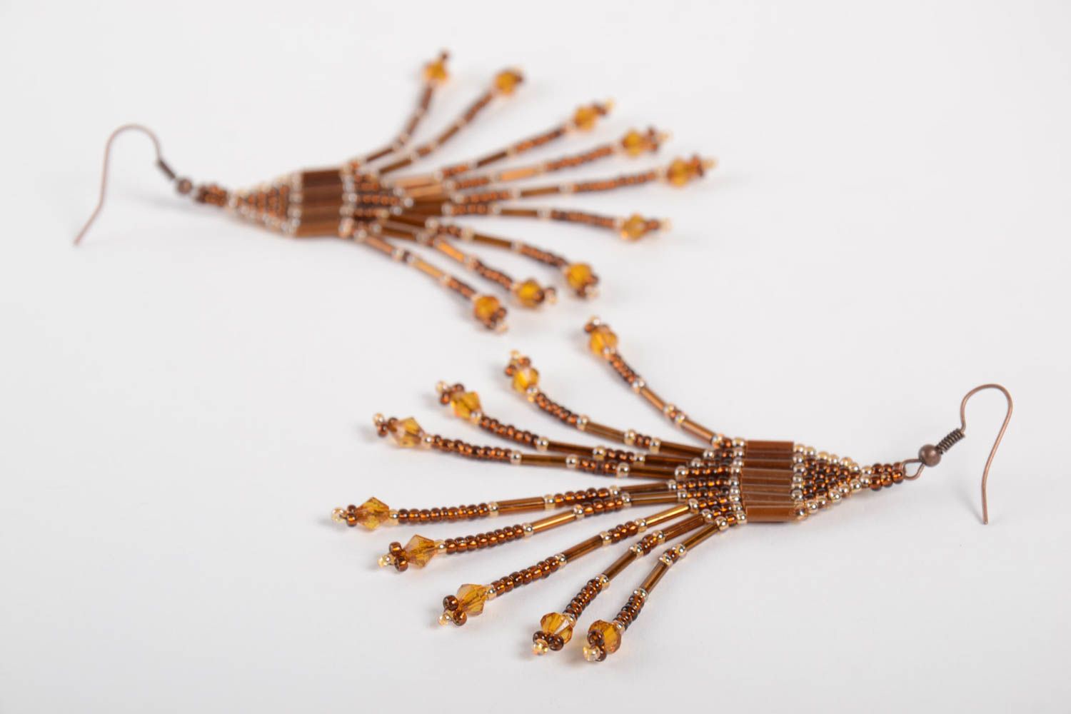 Orecchini di perline fatti a mano lunghi accessorio originale bello da donna foto 4