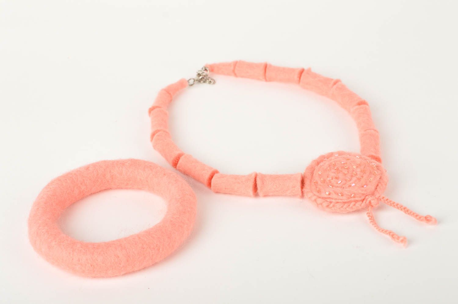 Bijoux fait main Bracelet jonc Collier en laine naturelle rose design fantaisie photo 5