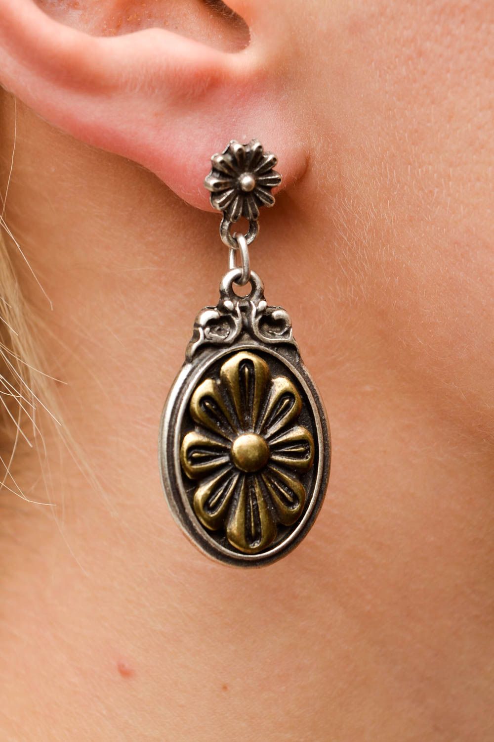 Boucles d'oreilles métal Bijou fait main ovales design Cadeau pour femme photo 2