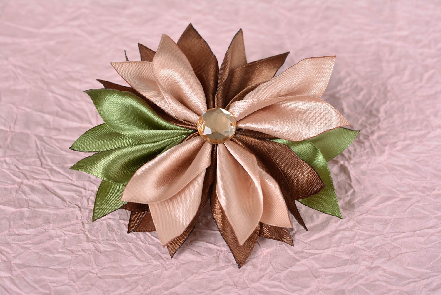 Украшение ручной работы заколка с цветком украшение для волос из атласа фото 1