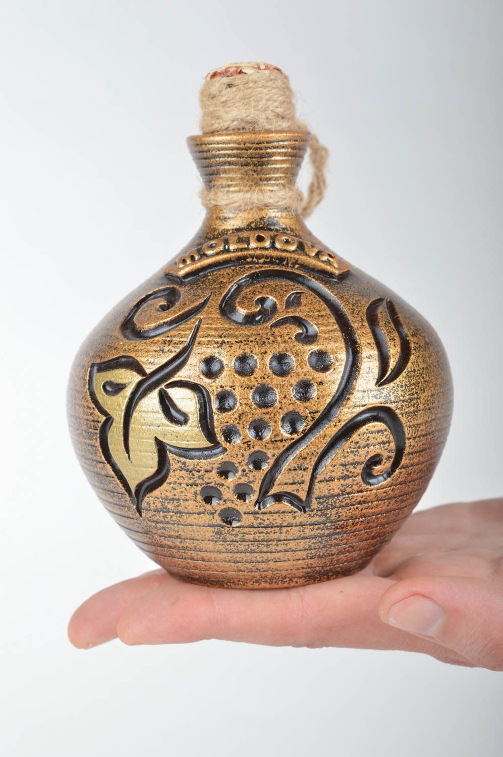 Jarro de cerámica original para bebidas hecho a mano 300 ml Racimo estiloso foto 3