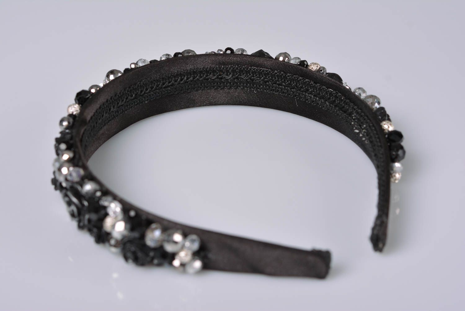 Unusual beautiful homemade designer black beaded headband with plastic flowers photo 5