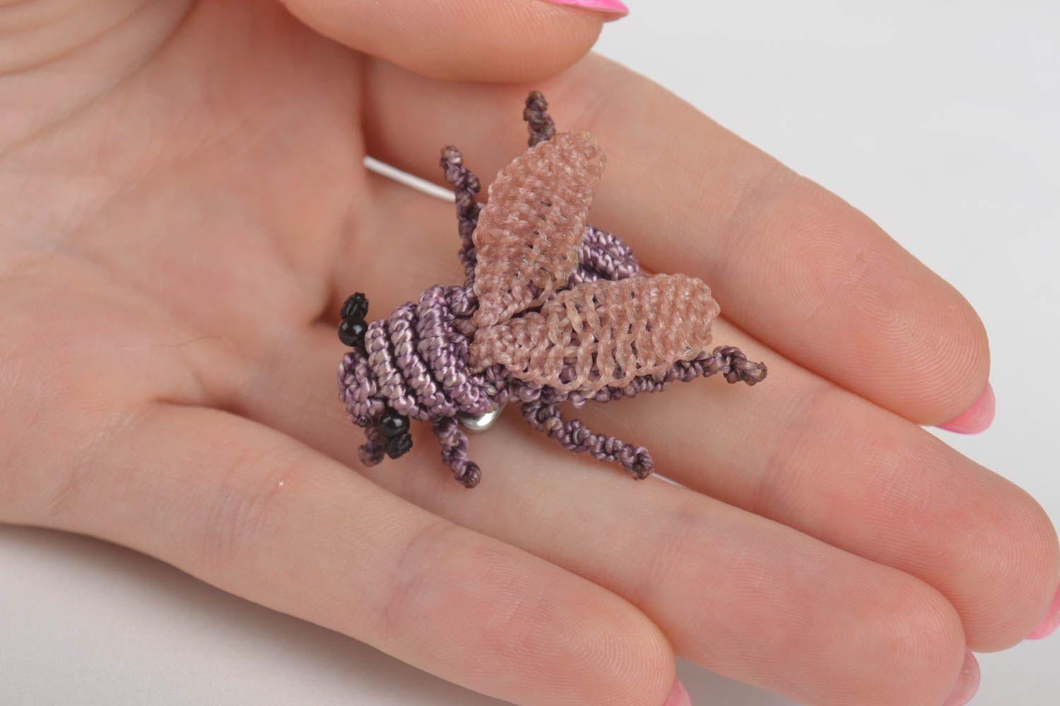 Handmade insect jewelry lilac woven brooch stylish cute macrame brooch photo 4