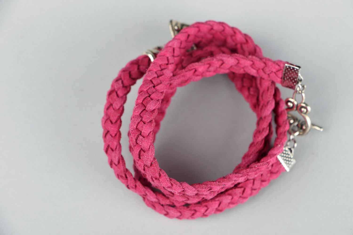 Suede bracelet with pendant photo 3