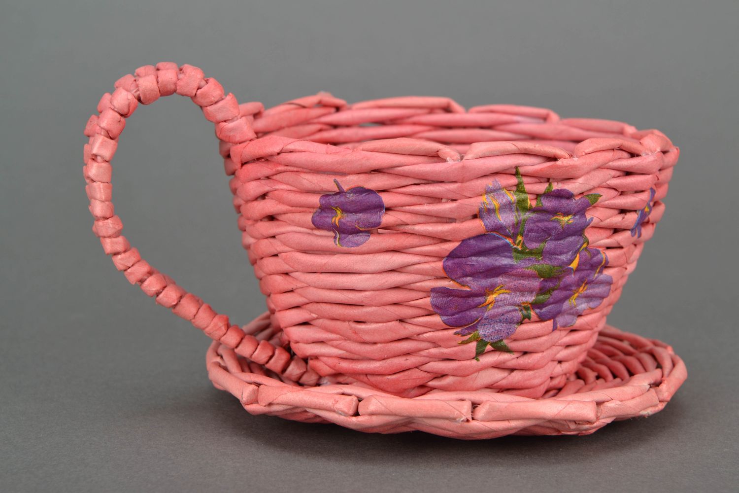 Плетеное кашпо для цветов в виде чашки  фото 1
