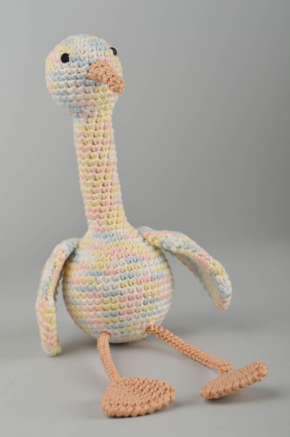 Gehäkeltes Spielzeug handmade Kuscheltier Ente Geschenkidee für Kinder schön  foto 4