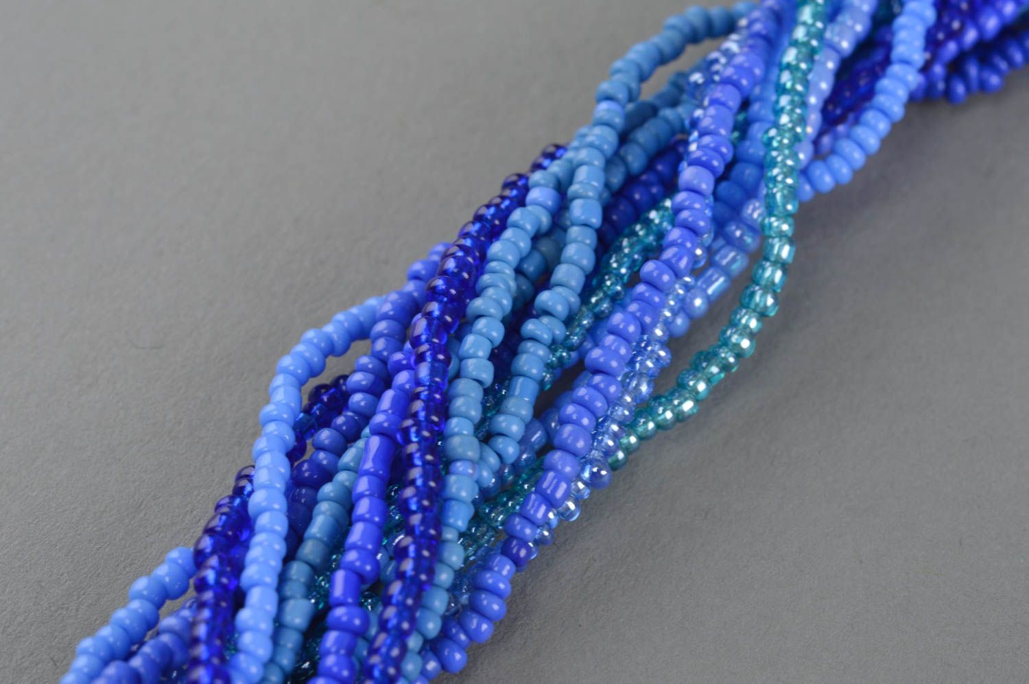 Ожерелье из бисера многорядное синее с голубым оригинальное ручной работы Волны фото 3