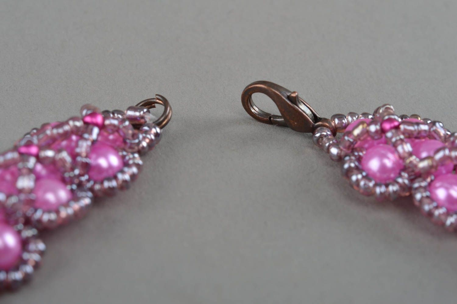 Collier en perles de rocaille et perles fantaisie rose délicat fait main photo 4