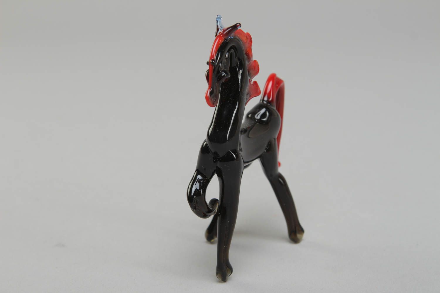 Figurine cheval en verre au chalumeau faite main noire petit objet de décoration photo 2