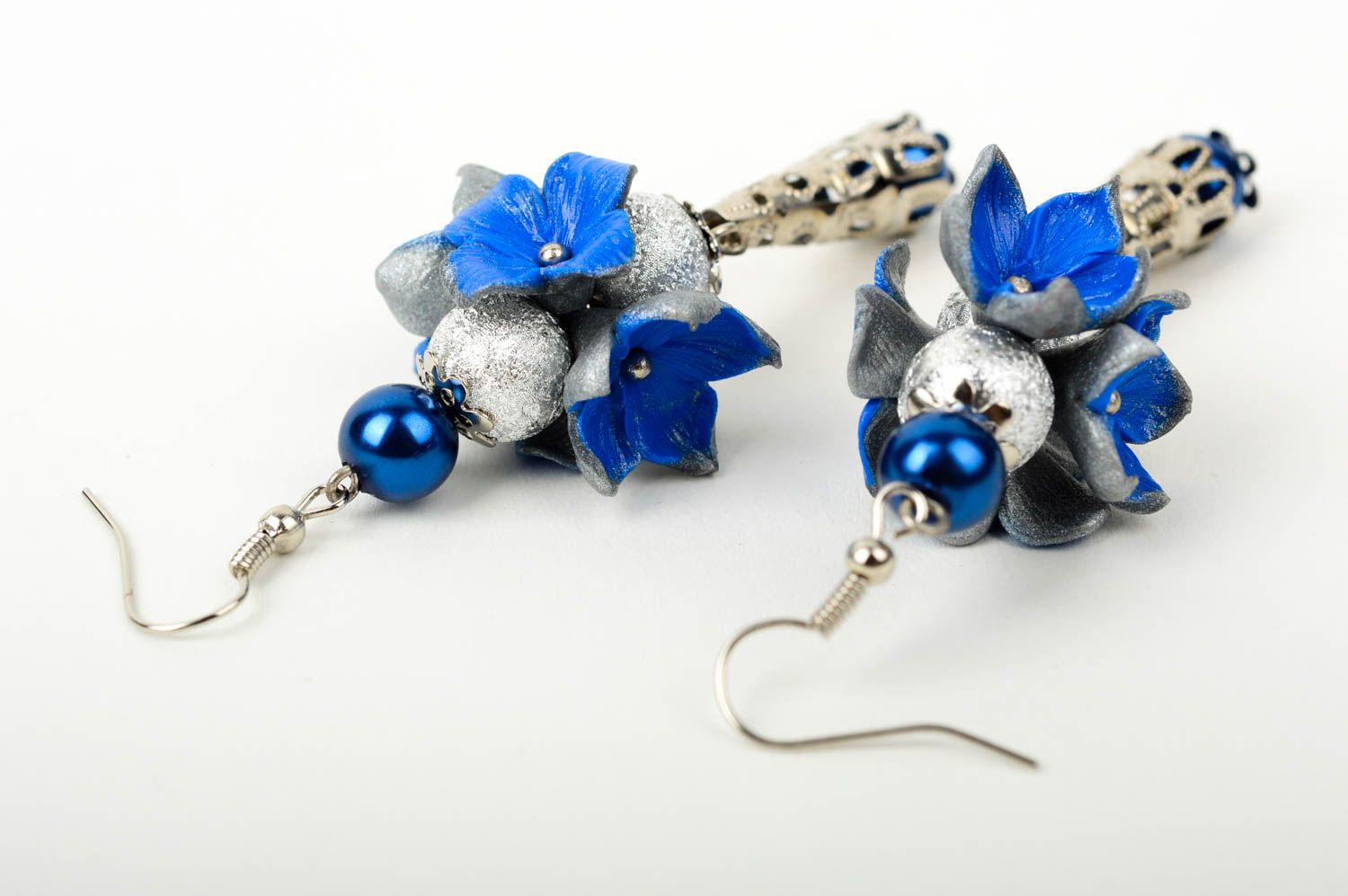 Boucles d'oreilles fleurs Bijou fait main bleu pâte polymère Accessoire femme photo 4