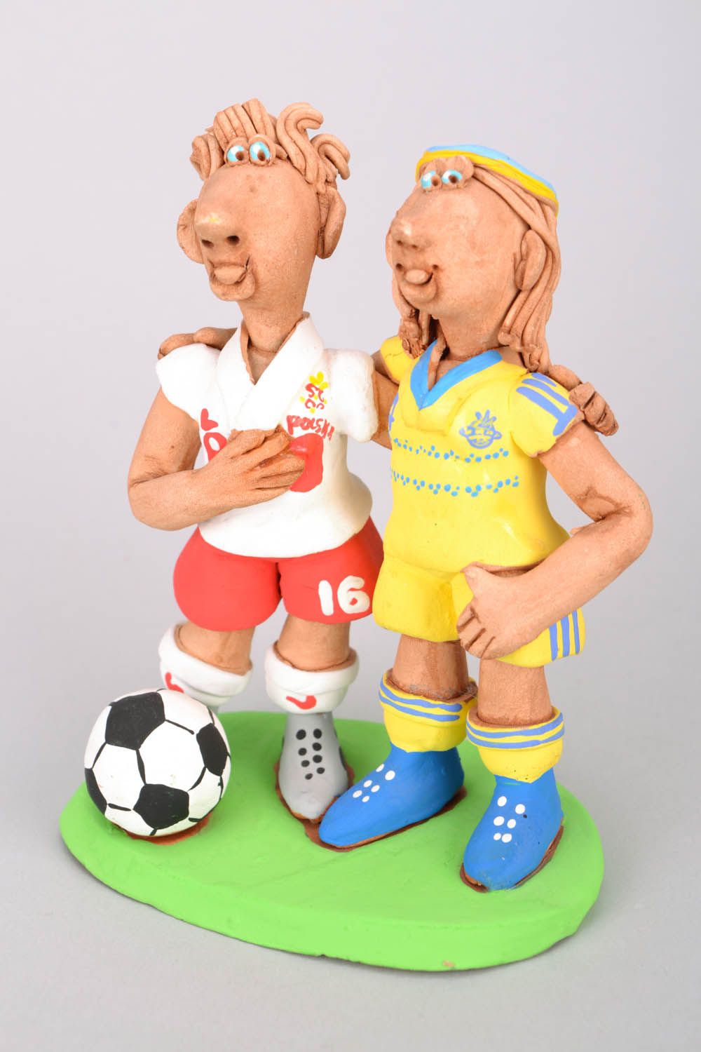 Figurillas cerámicas de futbolistas Amistad de pueblos foto 3