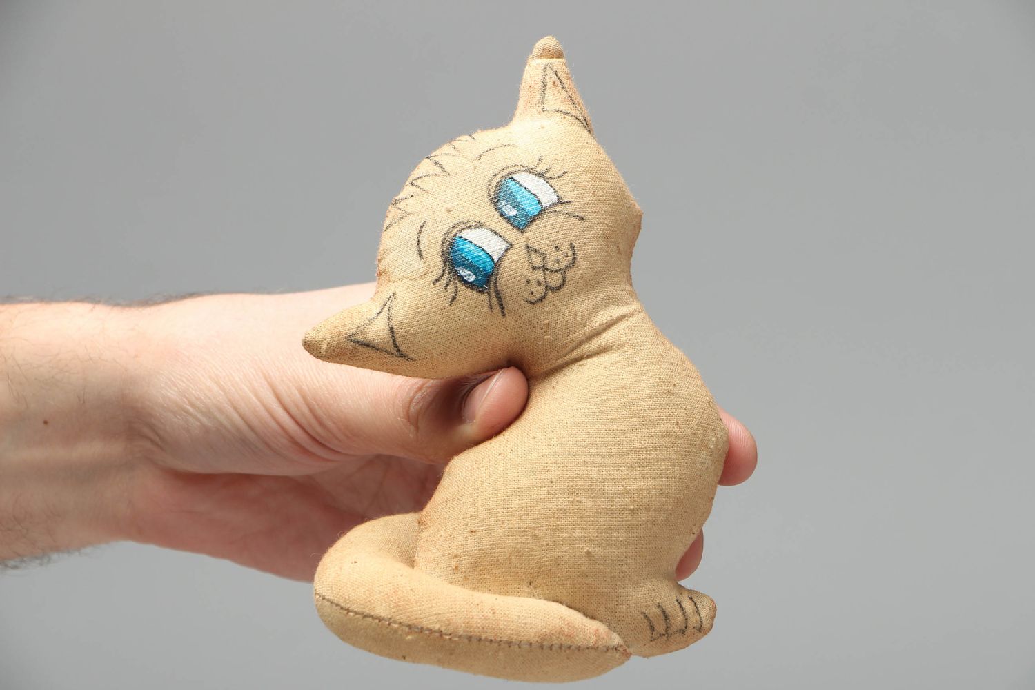 Мягкая игрушка ручной работы из ткани Кошечка фото 4