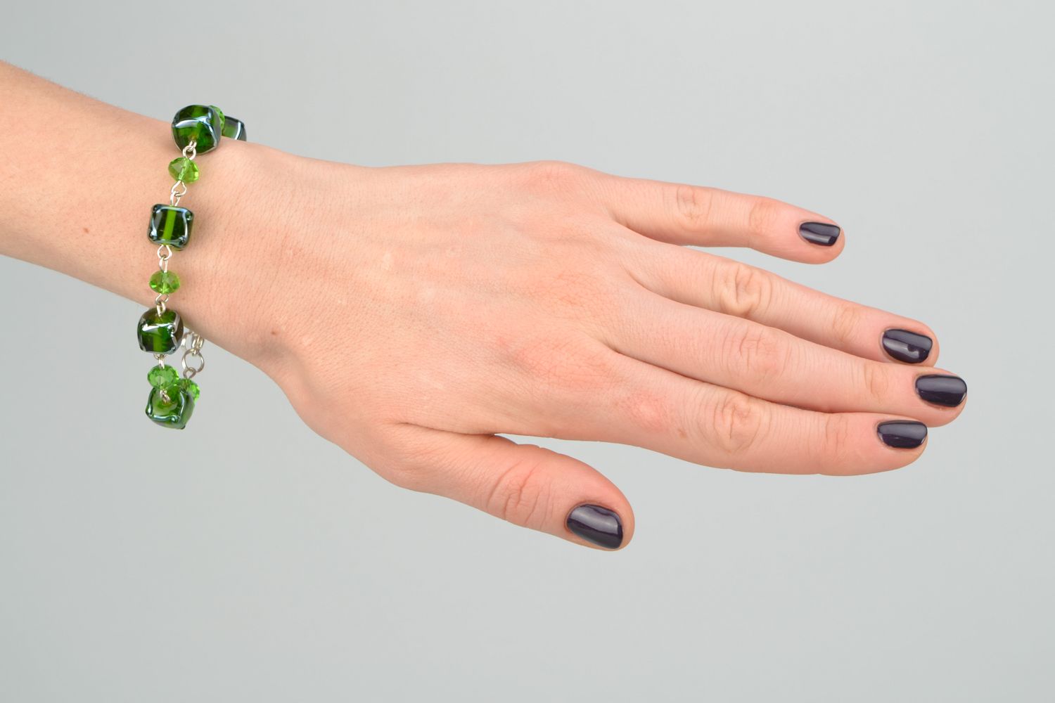 Bracelet en verre et cristal vert fait main  photo 2