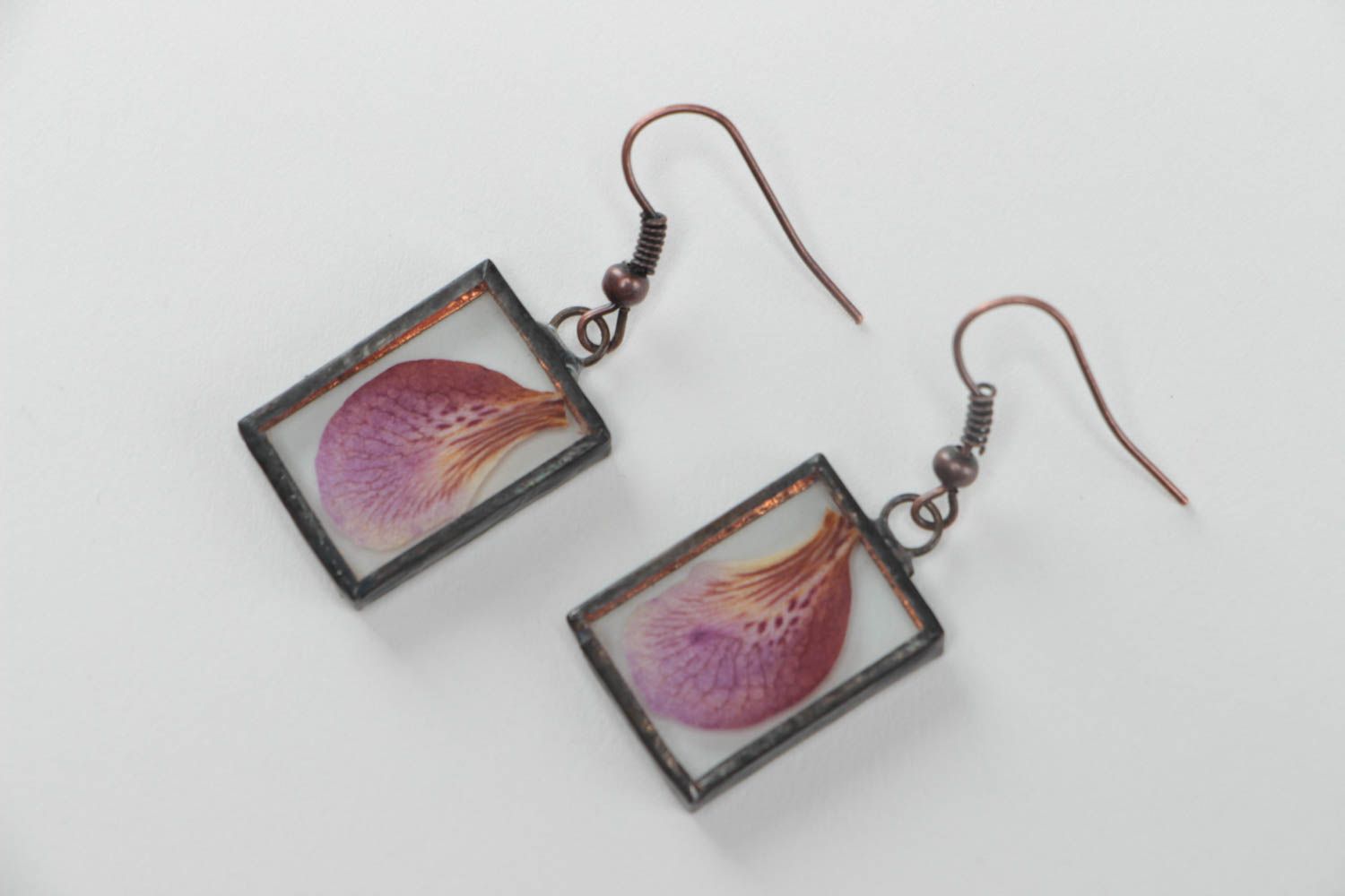 Handmade squared tin earrings with real flowers coated with glass beautiful photo 2