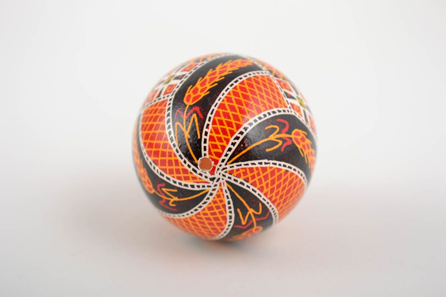 Dekoratives handmade Osterei mit Bemalung in Orange und Schwarz schön Geschenk  foto 5
