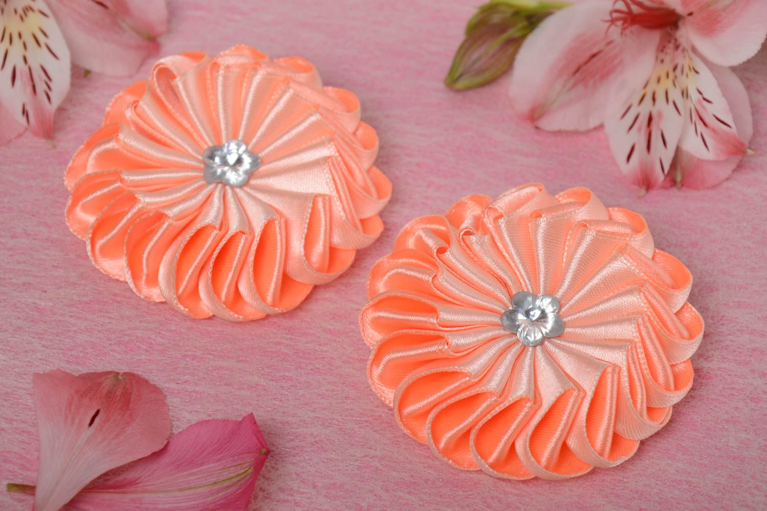 Set of 2 handmade designer children's orange satin ribbon flower barrettes photo 1