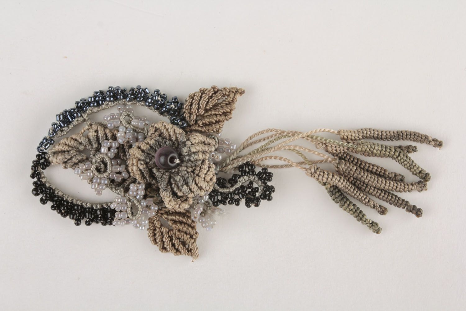 Brooch made of threads and beads  photo 4