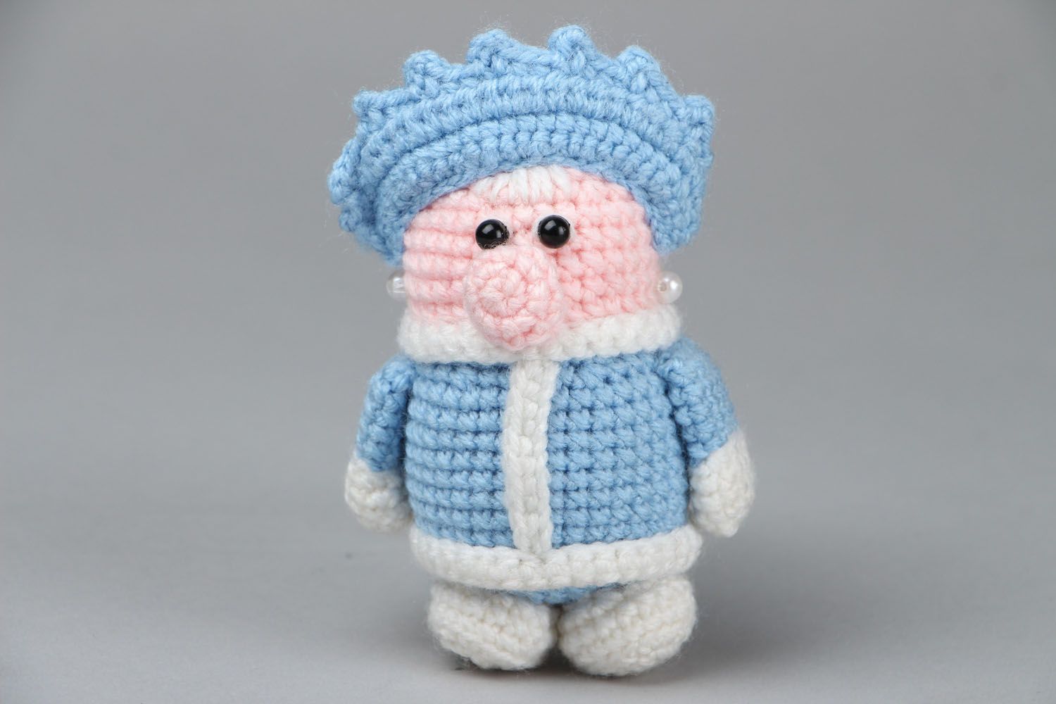 Jouet décoratif crocheté artisanal Fille des neiges photo 1