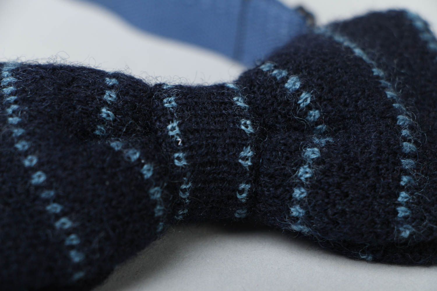 Woolen bow tie photo 3