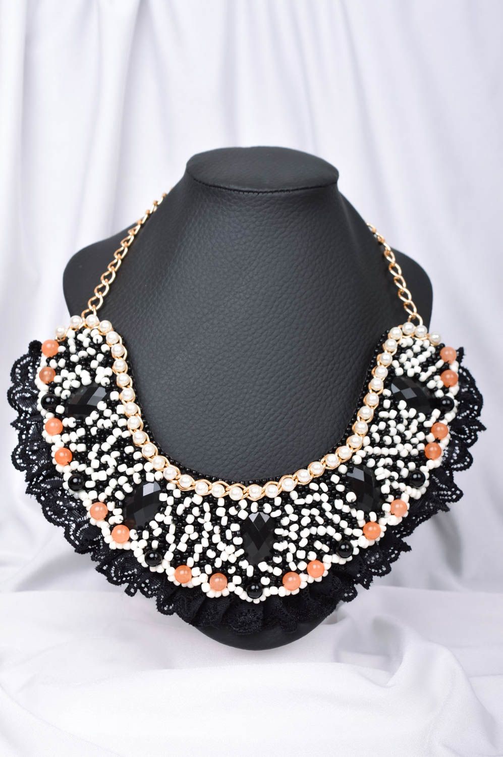 Beautiful handmade beaded necklace neck accessories for girls fashion trends photo 2